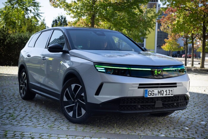 A KRESZ reformját hozhatja el az autók orrába épített jelzőlámpa 3