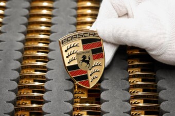 Hatalmas veszteség felé robog a Porsche