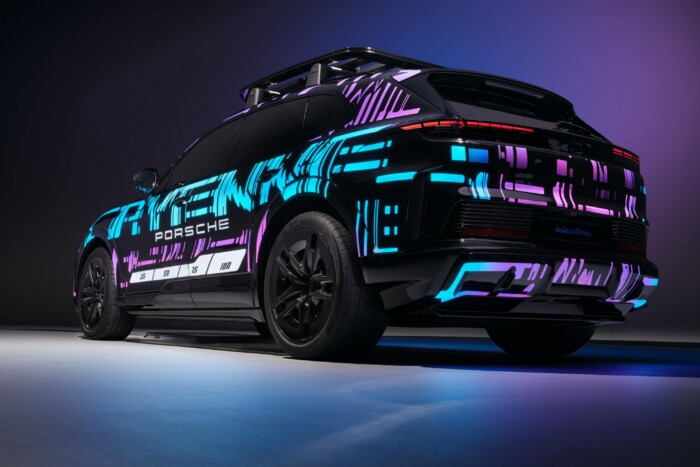 Vezeték nélkül tölthető az új elektromos Porsche 8