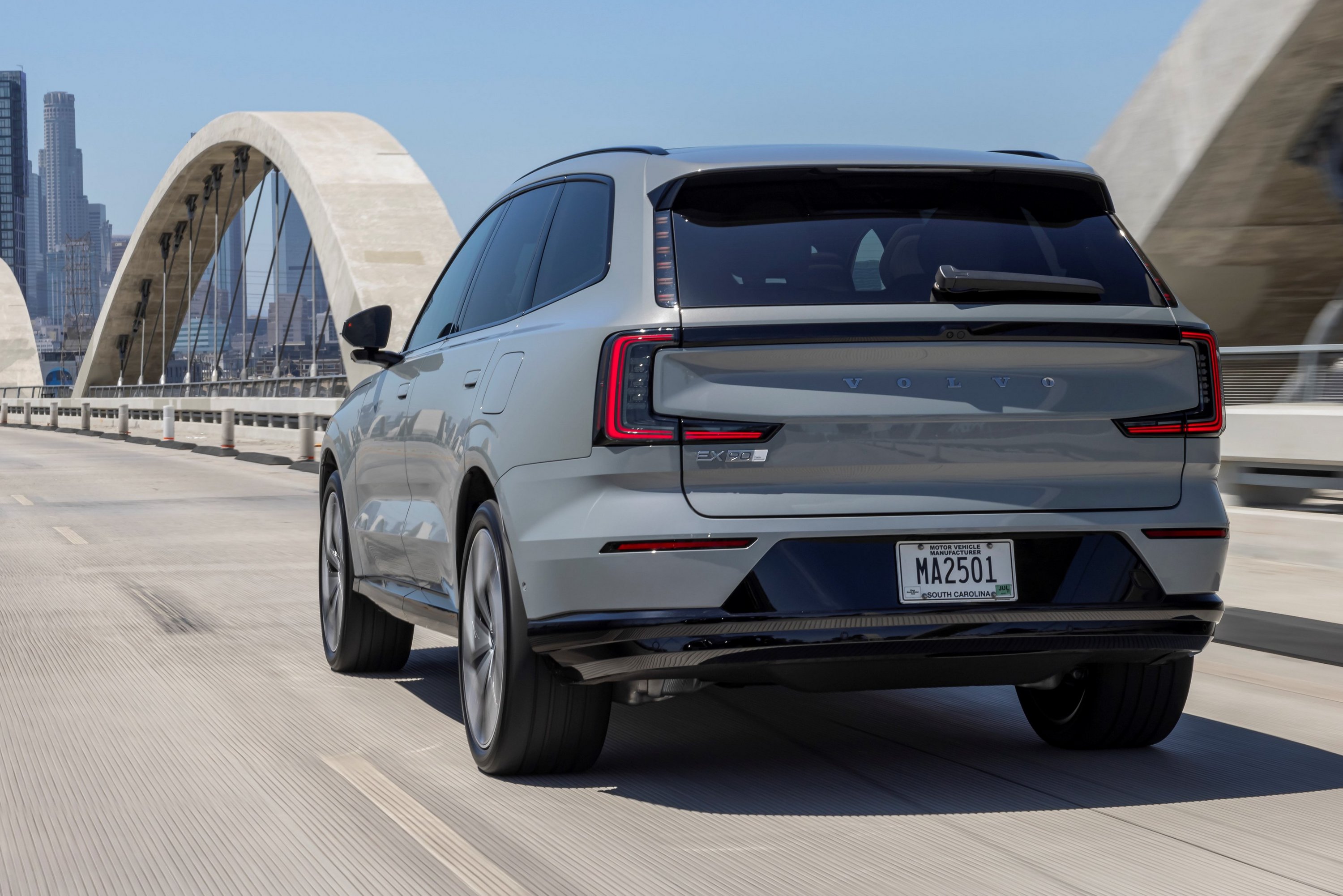 Volvo EX90 Vapour Grey Extrior | Vezess | Vezess