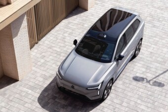 Ingyen cserél agyat régi autóiban a Volvo