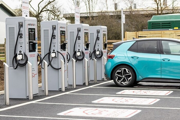 Spéci folyadék teheti élhetővé a villanyautókat 7