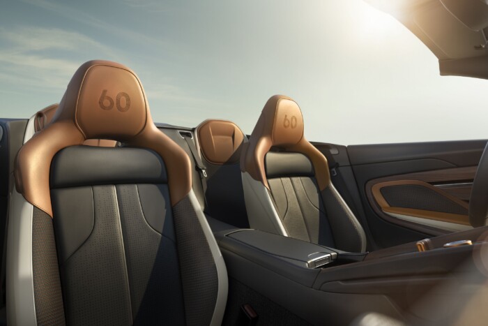 Hatvanévesen is szexin vetkőzik a brit díva 11