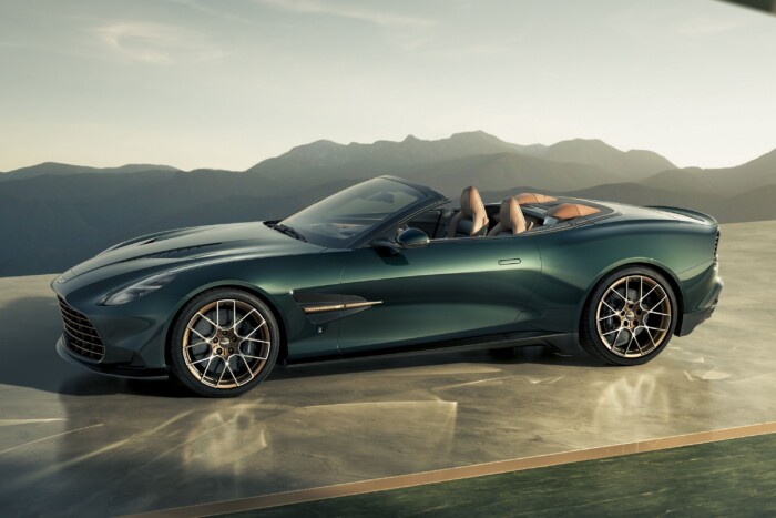 Hatvanévesen is szexin vetkőzik a brit díva