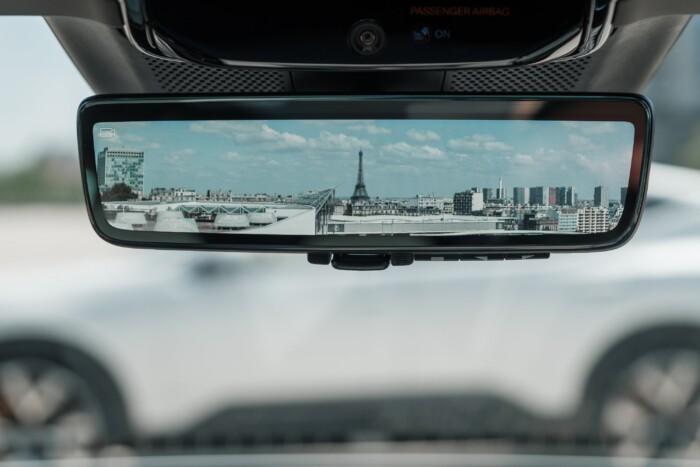 Az egész világot megmutatja ez a visszapillantó