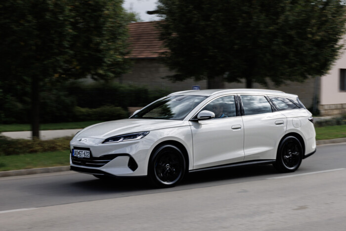 Szokatlan autót hozott a magyar piacra a BYD 6