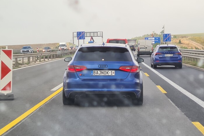 Olyan rendszámot villantott a magyar autós, amiből sugárzik a magabiztosság 1