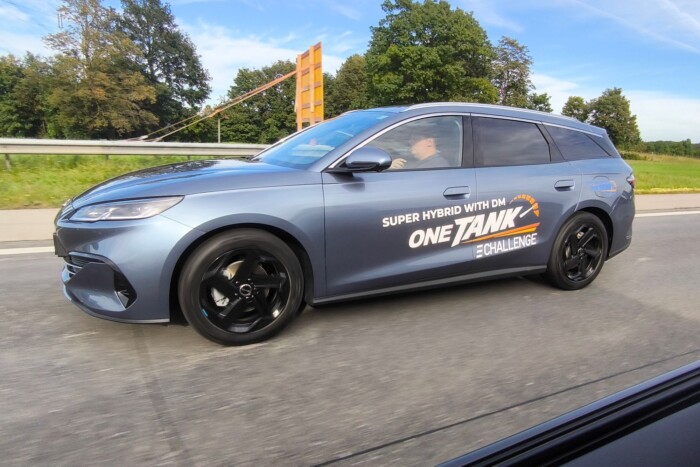 A BYD szép gólt lőtt üres kapura Európában 13