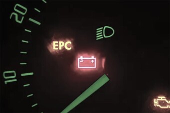 Volkswagenek műszerfalán villanhat fel ez a hibajel, sok oka lehet