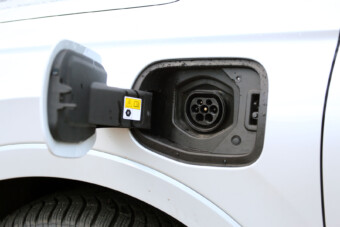 Sokk a kutatóknak: ennyit fogyasztanak valójában a plug-in hibridek