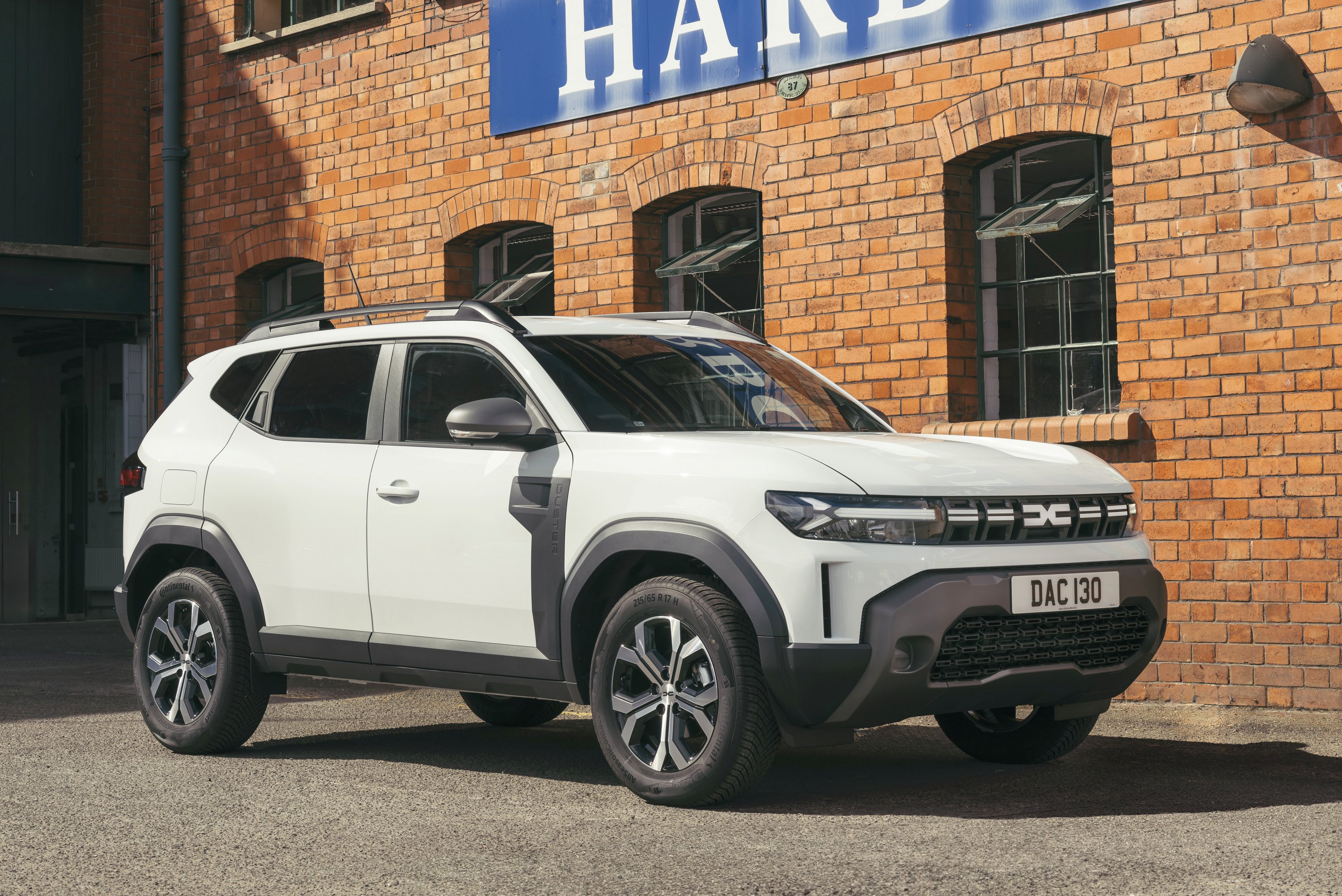 dacia-duster-cargo-exterior-1 | Vezess | Vezess