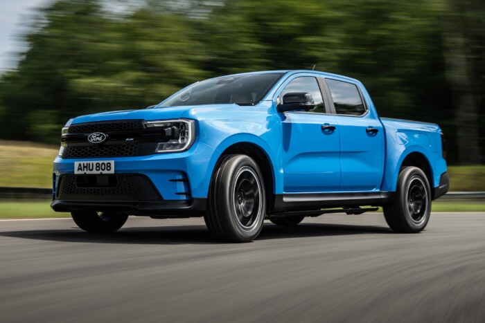 Sportautót faragott konnektoros haszonjárműveiből a Ford 7