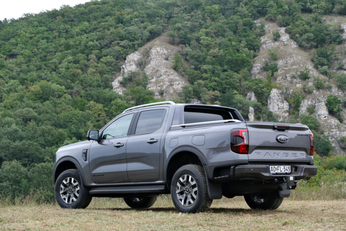 Olcsóbb hibriddel autózni, mint dízellel? 23