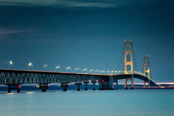 Több mint 1000 traktor vonult végig egy hídon, a látvány lenyűgöző