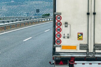 Nem minden autós tudja, mit jelentenek ezek a sebességkorlátozások