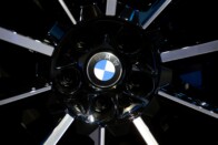 Feltűnt, hogy logót váltott a BMW? 3 Feltűnt, hogy logót váltott a BMW? 3