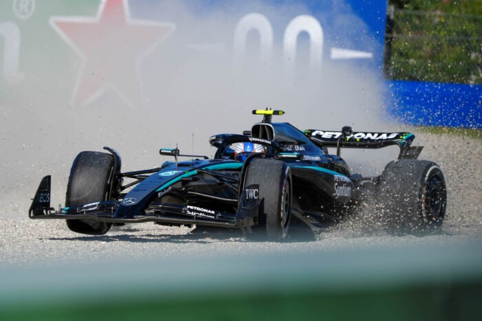 F1: Tényleg a hajukat tépik a Mercedesnél