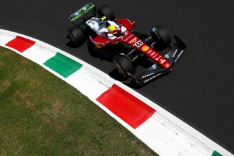 F1: Hamilton végre sikert hozott a Ferrarinak