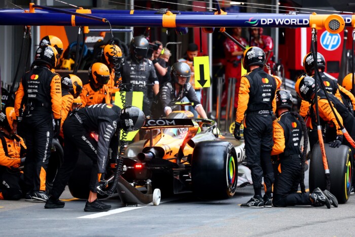 F1: Ütközött az éllovas, elmaradt a bajnokavatás 8