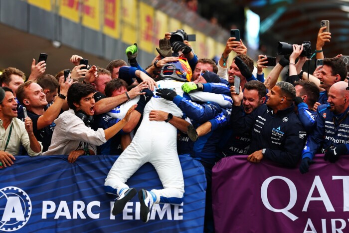 F1: Megvilágosodott Sainz az idei első dobogó után 4 | Vezess F1: Megvilágosodott Sainz az idei első dobogó után 4