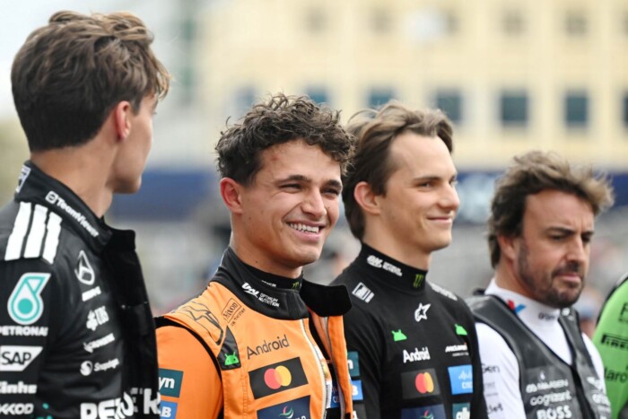 F1: Ezért vigyorogtak a pilóták a himnusz alatt Bakuban