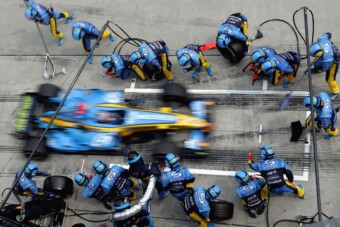 Alonso visszahozná a tankolást az F1-be