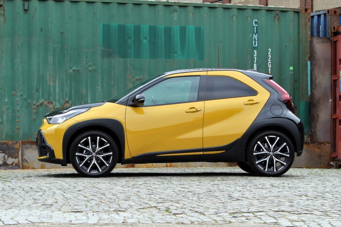 Zsebrakétává gyúrták a legkisebb Toyotát 6