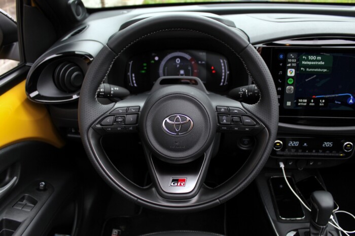 Zsebrakétává gyúrták a legkisebb Toyotát 17