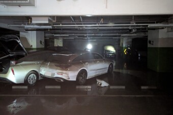 Borzalmas, mit tett autók százaival a pusztító vihar