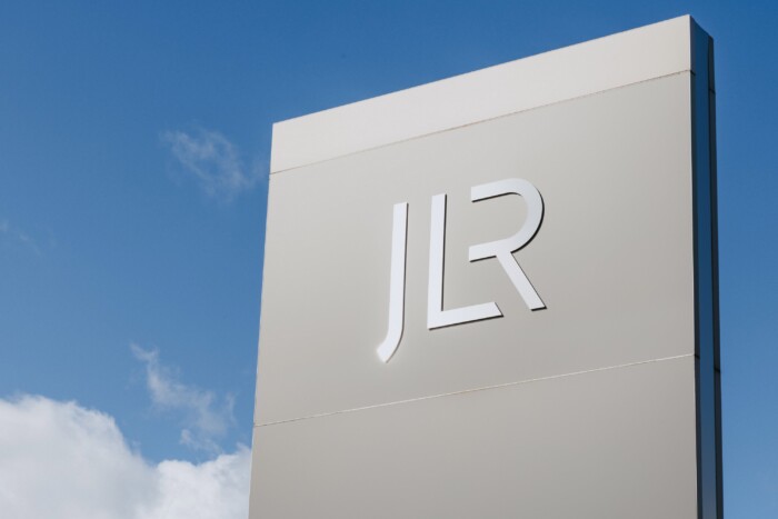 Mintegy 100 ezer ember megélhetése került veszélybe