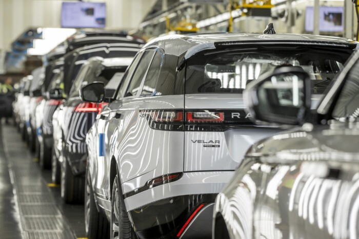 Csillagászati veszteség pusztítja a Land Rovert 5