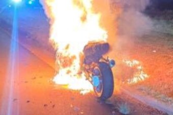 Porig égett a motorja, miután 290-nel akarta lerázni a rendőröket