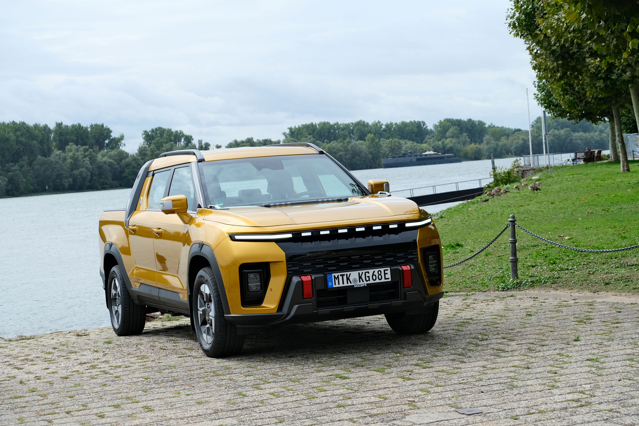 kgm_musso_ev-67 | Vezess | Vezess