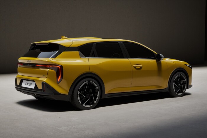 Villanyautónak látszó benzines újdonság a Kiától 8