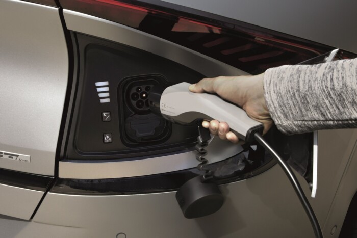 Spéci folyadék teheti élhetővé a villanyautókat 6