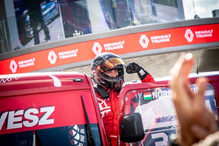 „Micsoda furcsa kérdés ez” – vágott vissza Kiss Norbi 8