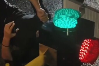 Ritkán készül ilyen szürreális felvétel, mint ennél a balesetnél