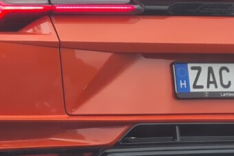 Prémiumízlésről árulkodik ez a hazai rendszám