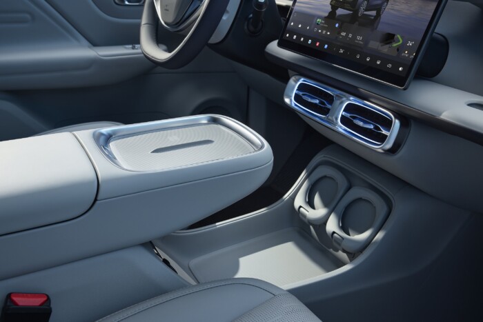 Nem igényel fejtörést az új kínai autó 8