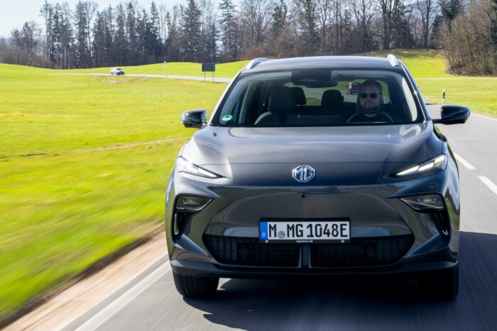 Új SUV-ot hoz az MG Magyarországra, jó árral indít 11