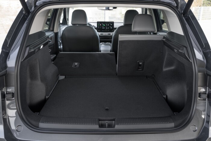 Új SUV-ot hoz az MG Magyarországra, jó árral indít 8