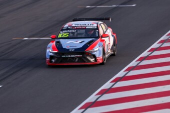 Drámai befutó után Michelisz két ezreddel nyert