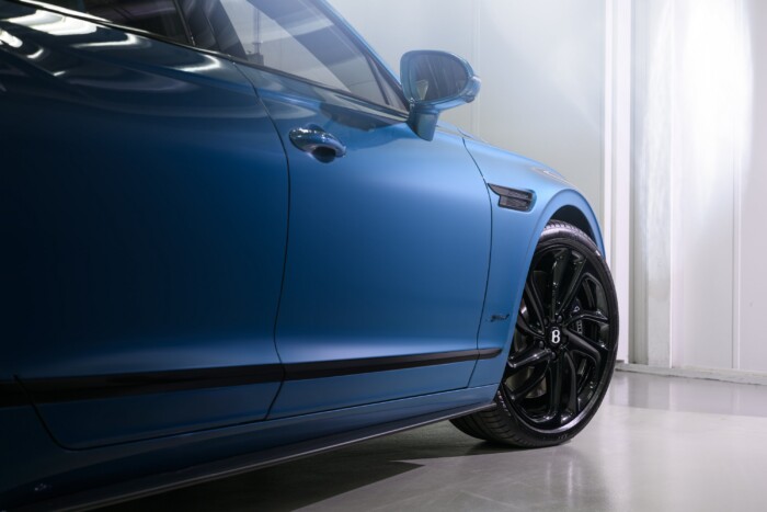 Olyan drága ennek az autónak a festése, hogy Mercit vehetnél belőle