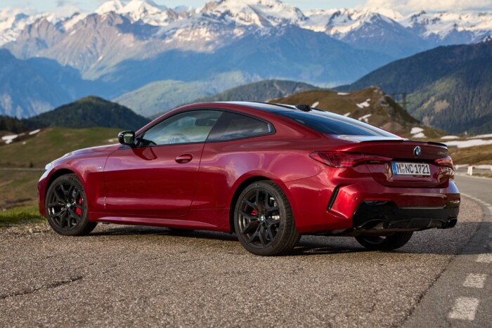 Erősebb lesz jó pár sportos BMW 8