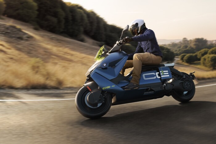 Tízezrek rohannak a debreceni BMW után 6