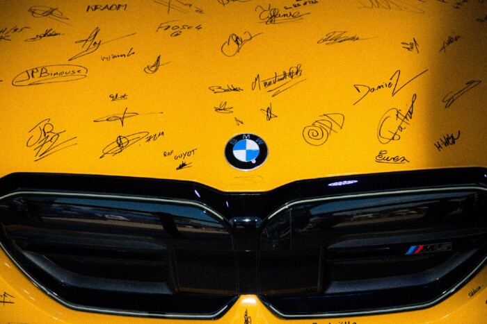 Autós parfümöt készít rajongóinak a BMW