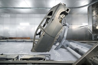 Világújdonsággal indul a BMW debreceni gyára