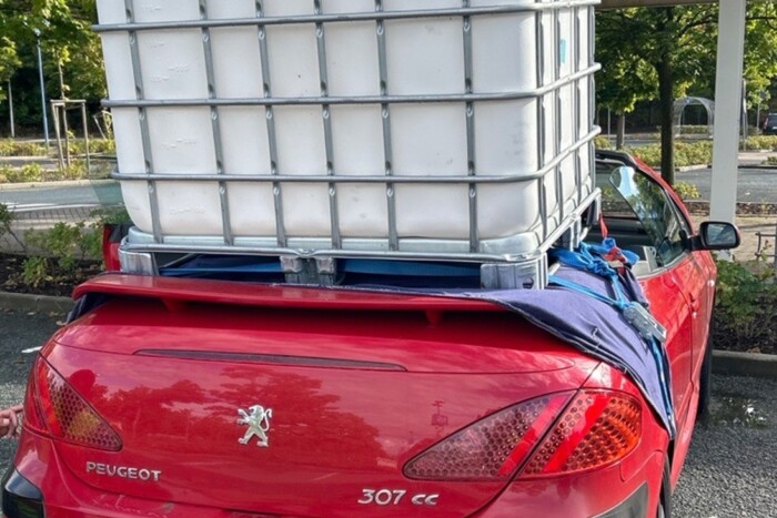 Az autósokat is sokkolta, mi volt ezen a kabrión 1