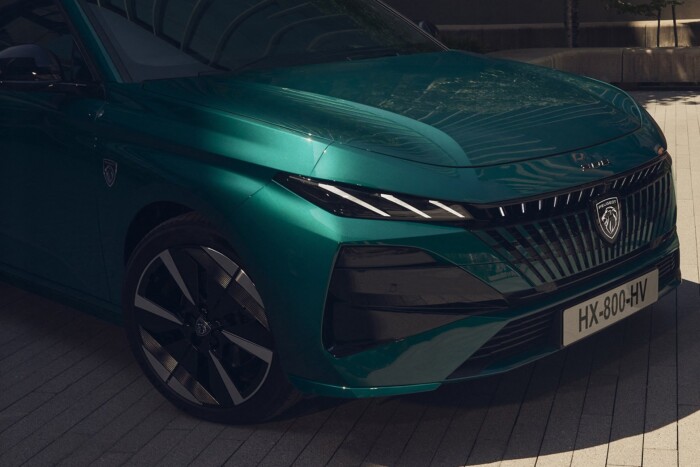 Világító fogsorral frissült a Peugeot 308 6