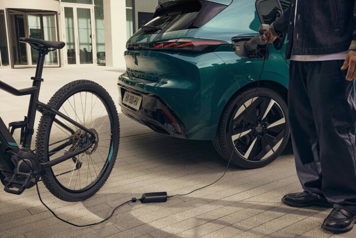 Világító fogsorral frissült a Peugeot 308 10